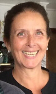 JULIA CASTRO, TRADUTORA E INTÉRPRETE